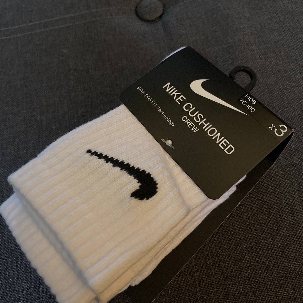 Nike cushioned crew socks